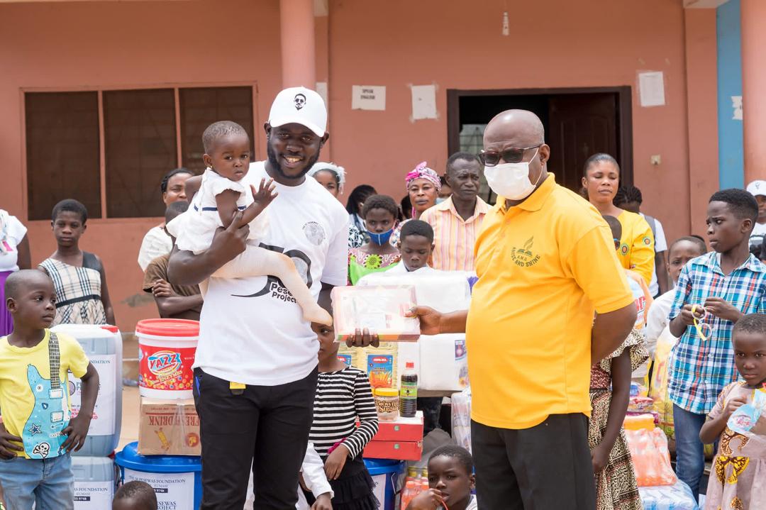 Children receiving donations